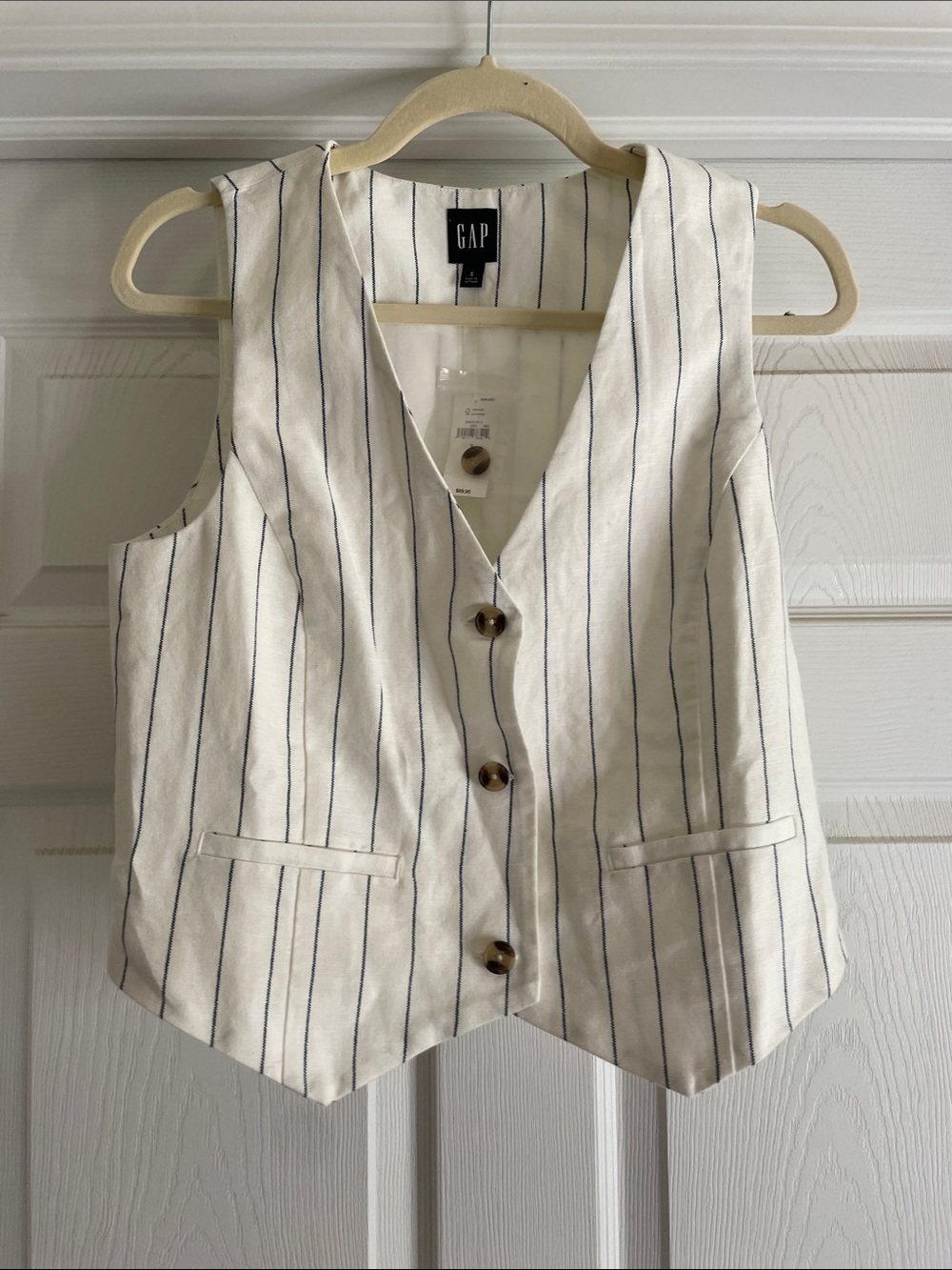 NWT GAP Cream Vest with Navy Pinstripes